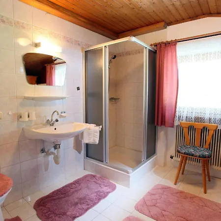 Rosenhof 3*